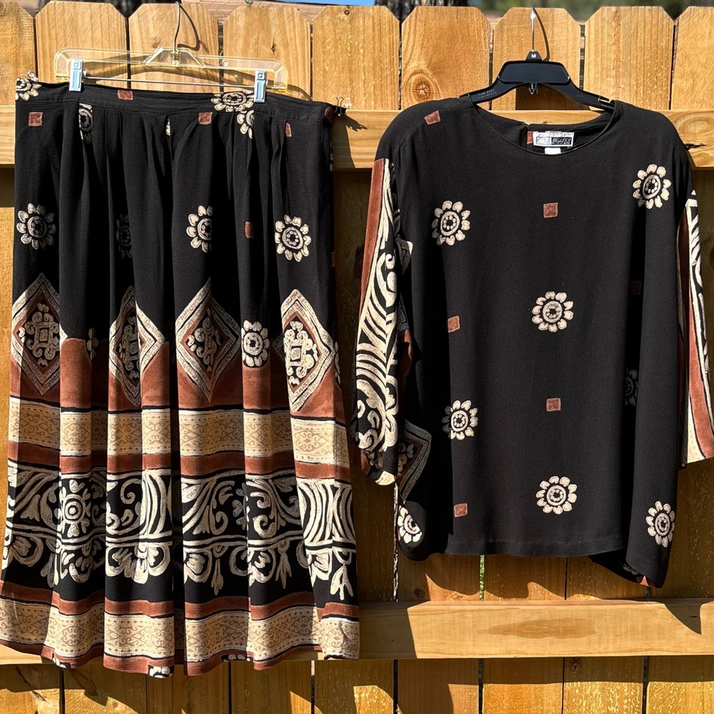 C.M. SHAPES Skirt Set